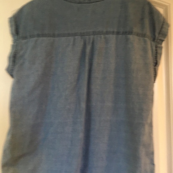 Cute summer denim top! - Picture 2 of 2